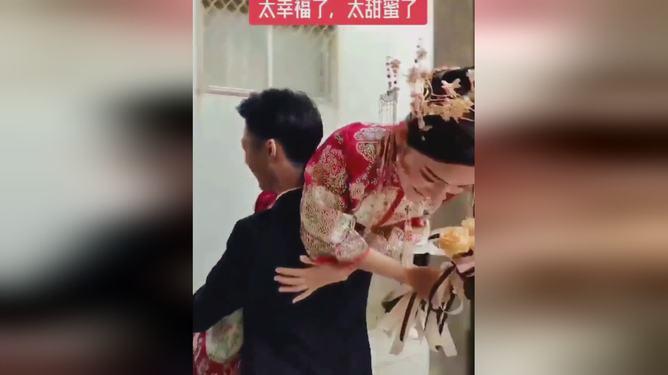 救援男孩与狗