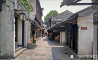 鲍峰庭走访慰问地级老同志和困难职工